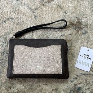 Coach Signature Wristlet F22713
